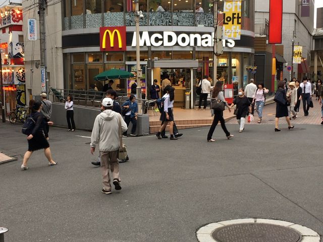 円いです_マクドナルド町田駅前店