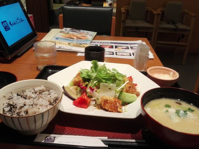 タブレット導入で注文しやすい_大戸屋 ごはん処 IY船橋店