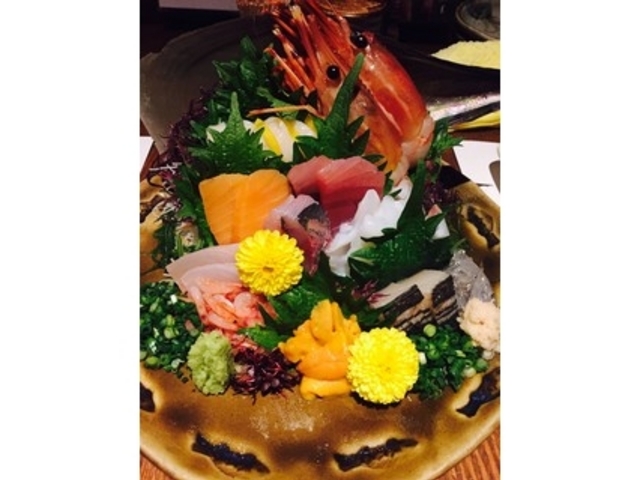 刺身盛り合わせ_魚料理専門 魚魚一(とといち)