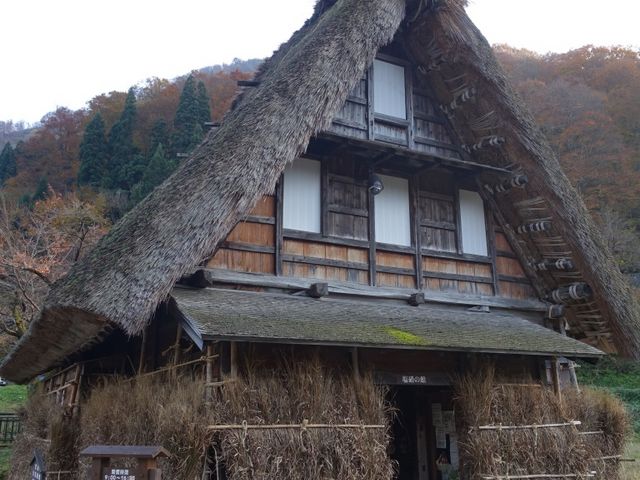 菅沼合掌造り集落の一画にあります_塩硝の館