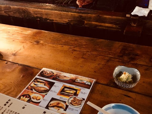 オーダーしたものが目の前で焼けるのを待つのが楽しみ_炉ばた