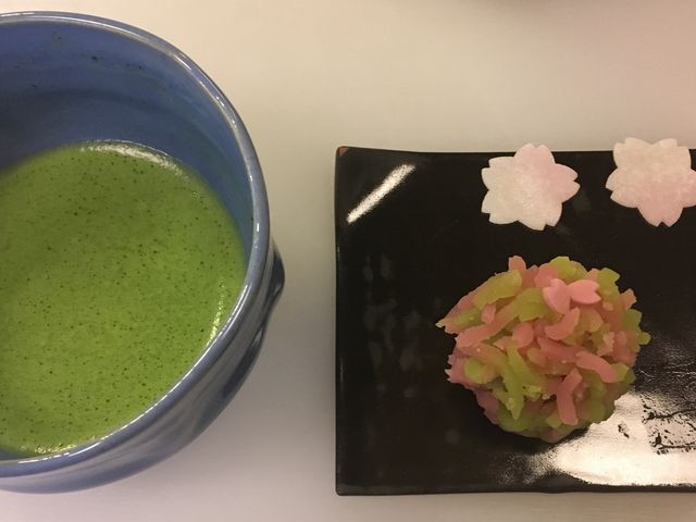 お抹茶と一緒に_甘春堂・東店