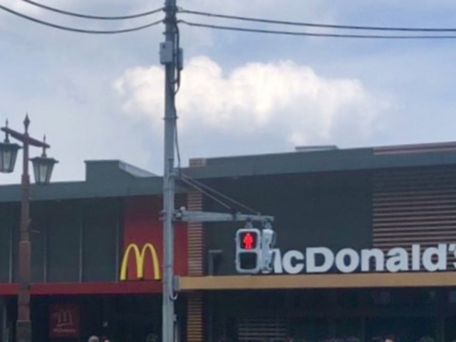 マクドナルド_マクドナルド明治通り新宿ステパ店