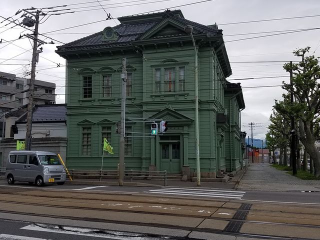 ペパーミントカラーが素敵です。_相馬株式会社社屋