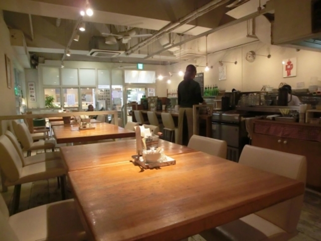 店内_RYURYU 阪急六甲駅店