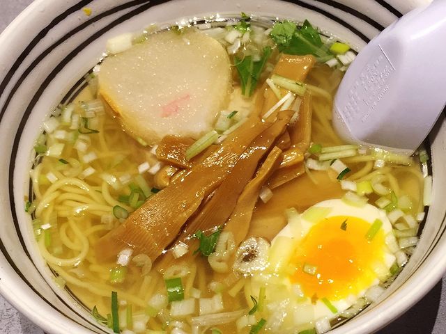 ハーフラーメン_麺厨房あじさい 函館ベイ美食倶楽部店