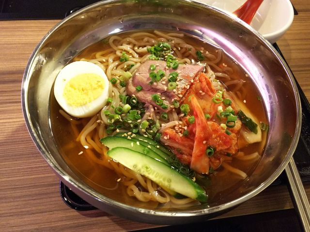 初冷麺は蕎麦っぽい味でした(^^)_韓国苑 臼杵店