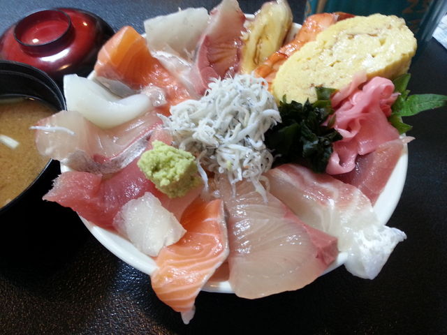 ランチのワンコイン海鮮丼_神東寿司