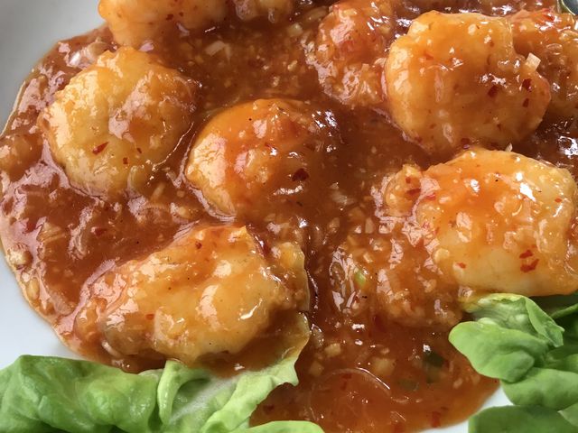 プリプリの大きな海老_中華料理 紅蘭