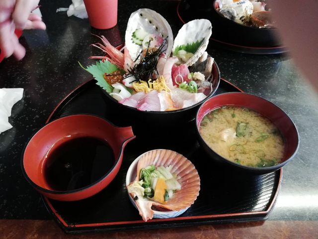 海鮮丼_新鮮処・魚里