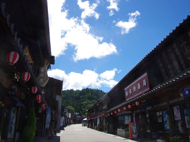 古い町並みが続きます。_岩村城下町