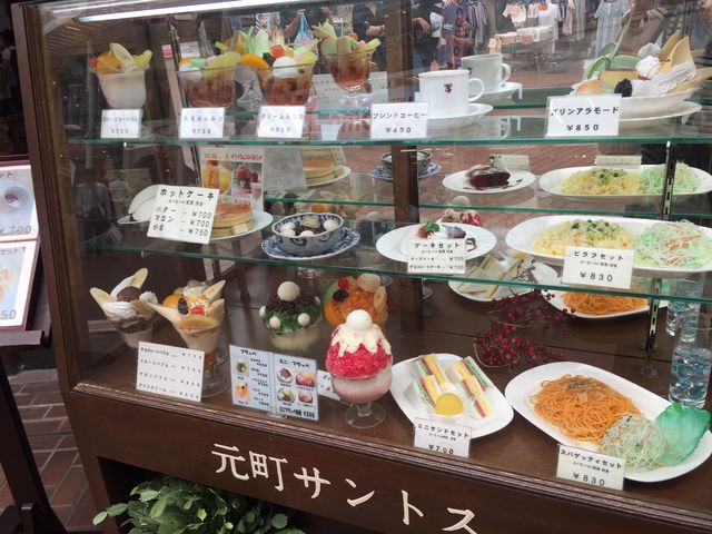 店頭のサンプルにも注目_元町サントス