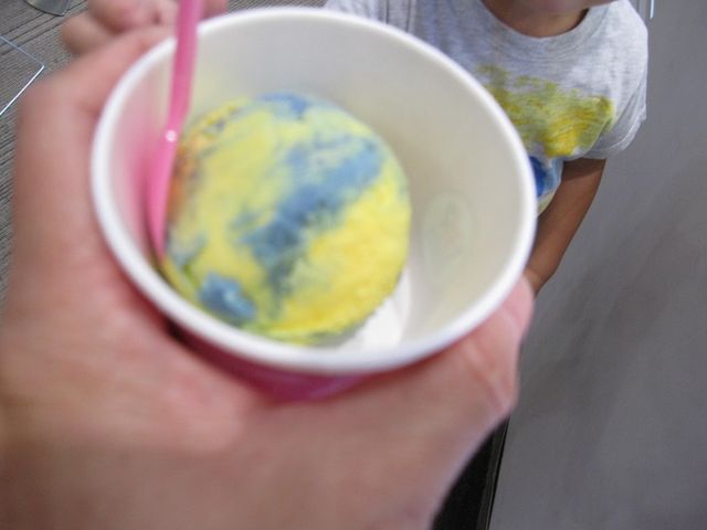ミニオンのキッズカップ_サーティワンアイスクリームサンリブシティ小倉店(31 Baskin-Robbins)