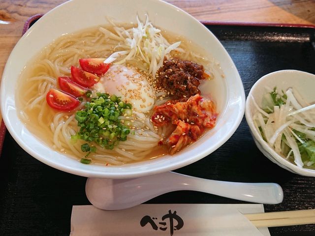 ランチの盛岡冷麺
麺に弾力があり、スープも飲み干してしまうほど美味しかったです。
_炭火ホルモン べこや