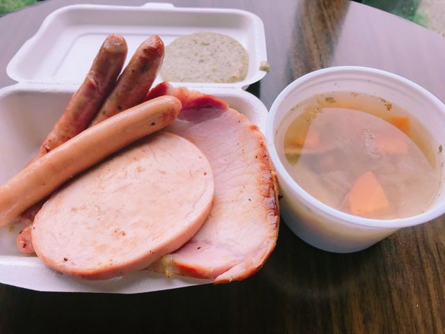 山賊焼500円とスープ150円
セットのチケット有り600円_ミート工房