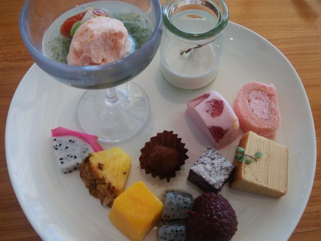 デザート_瀬長島ホテル/OCEAN DINING 風庭