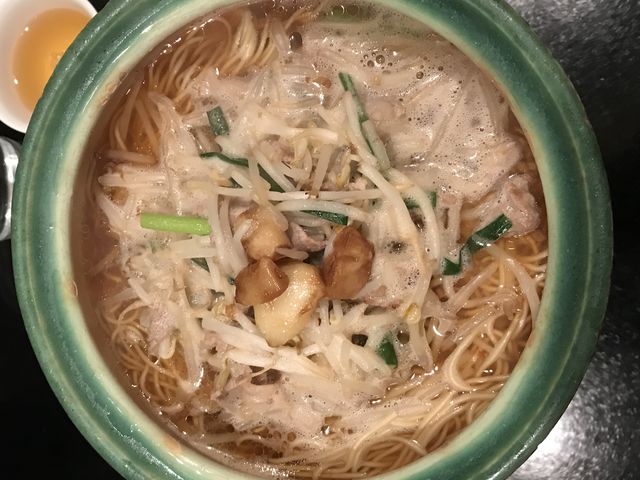 最後まで熱々!にんにく煮込みそば_中国料理 耕治 井筒屋店