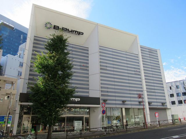 綺麗なビル_B−PUMP TOKYO 秋葉原店