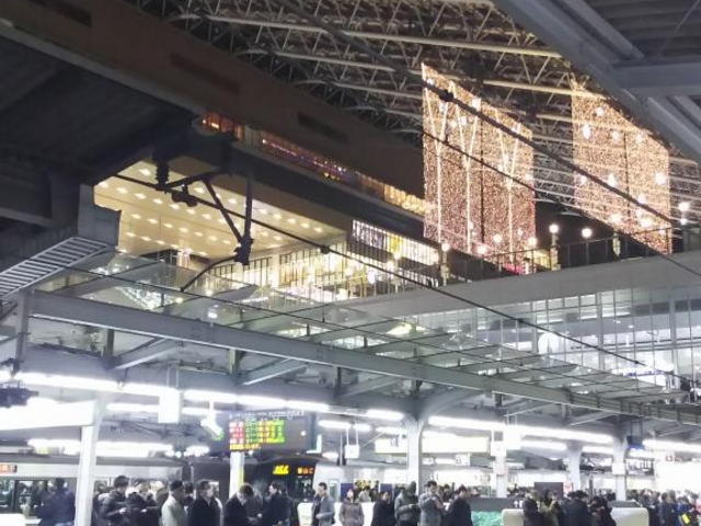 ホームからも見れます_JR大阪駅