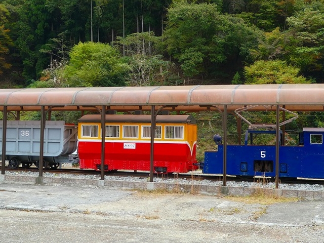 兵庫県・朝来市・神子畑鋳鉄橋 近くにある 一円電車_神子畑鋳鉄橋