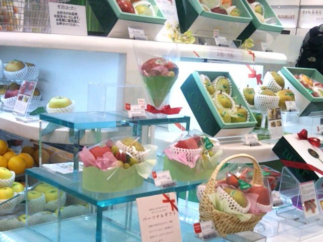 『新宿高野・池袋西武店』。_新宿高野・池袋西武店