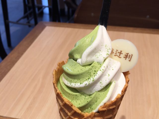 抹茶とミルク_KYOTO TOWER SANDO(京都タワーサンド)