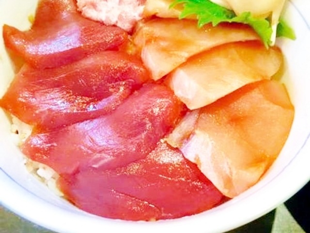 三種のマグロ丼_目利きの銀次 別府東口駅前店