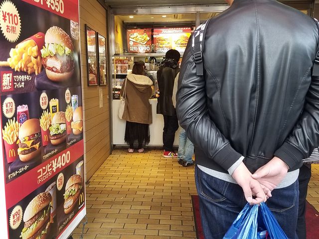 ちょっと並びましたがすぐオーダーできました_マクドナルド池袋東口店