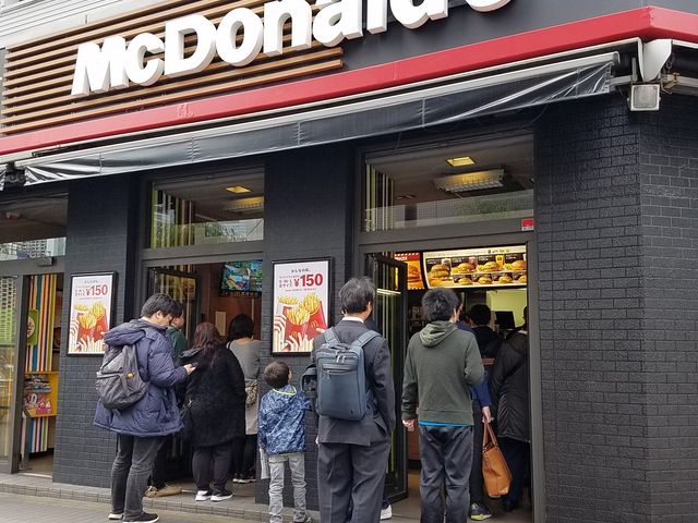 並びました_マクドナルド新橋日比谷口店