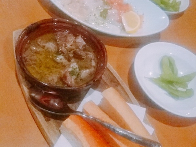 アヒージョ カルパッチョ お通しの枝豆_居酒屋 ジャンガ三四郎 三重大前店