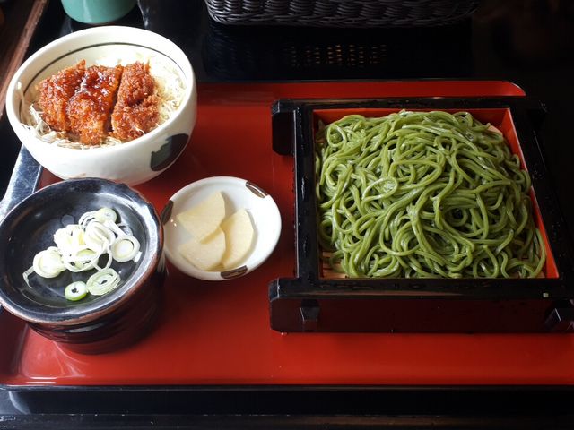 せいろそばとミニヒレソースかつ丼のセット_茶そば いな垣
