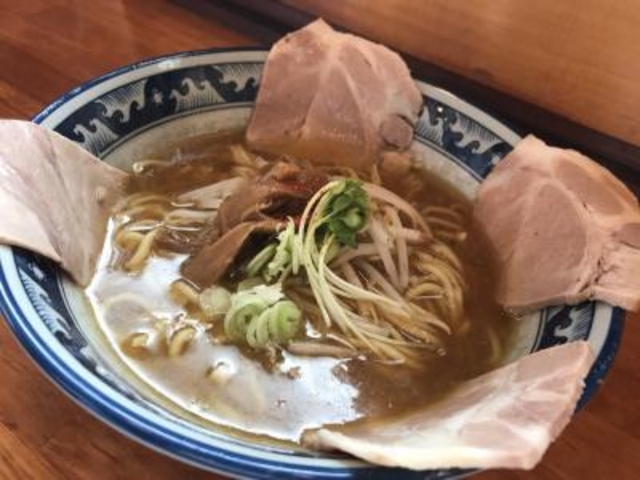 チャーシューもおいしい_らーめんがんじゅ(岩鷲)