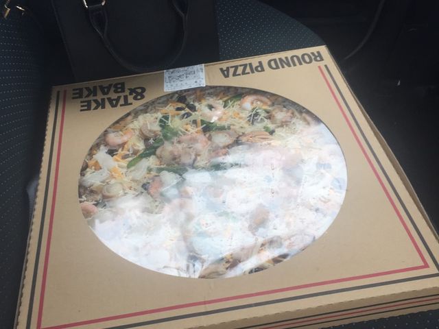 巨大なピザ_COSTCO WHOLESALE 札幌