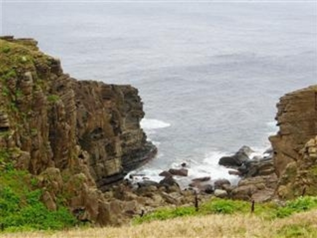 「サンニヌ台海岸」(与那国島 軍艦岩)_サンニヌ台