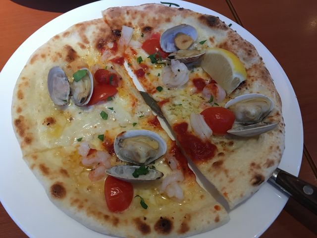 ハーフサイズピザ♪_トゥーザハーブス TO THE HERBS なんばパークス店