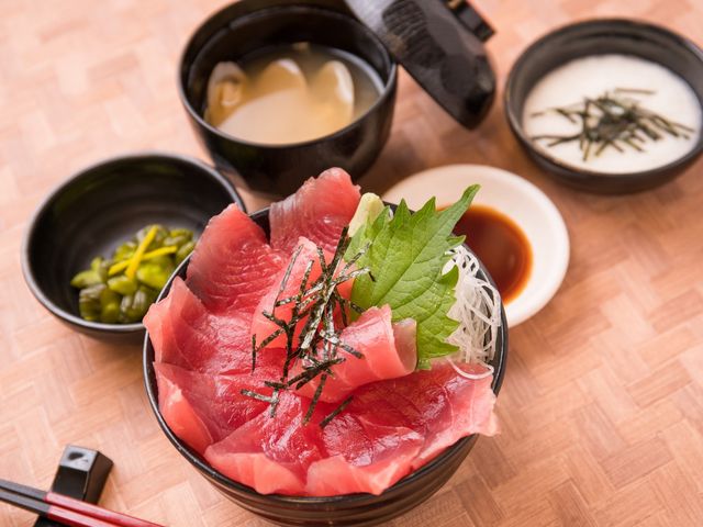 山かけ鉄火丼_祝津潮騒