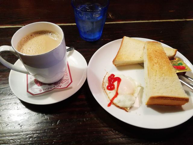 モーニング
追加でボリューム満点サラダつけられます_ひこうせん