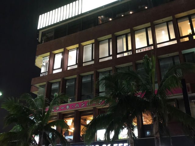 外観_スターバックス・コーヒー 那覇国際通り牧志店