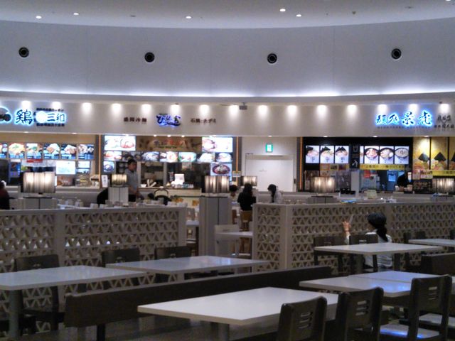 『ぴょんぴょん舎 オンマーキッチン ららぽーと新三郷店』。_ぴょんぴょん舎 オンマーキッチン ららぽーと新三郷店
