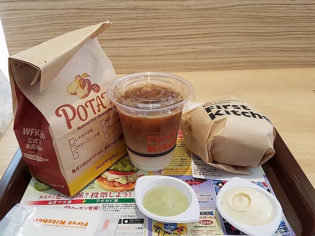 カウンター席_ファーストキッチン 草加マルイ店