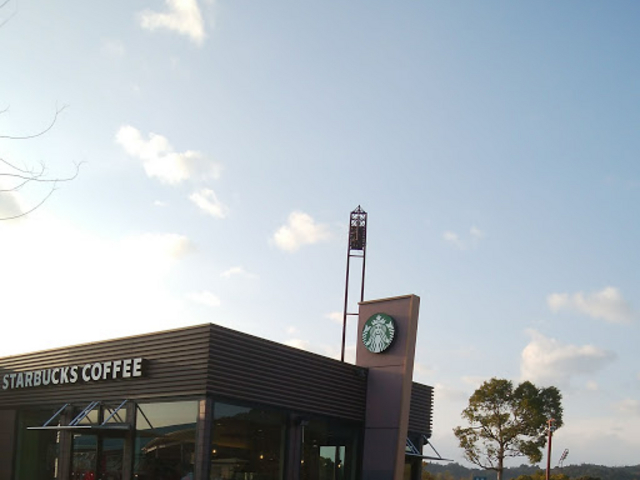 駐車場近くて便利_スターバックス・コーヒー 浜名湖サービスエリア店