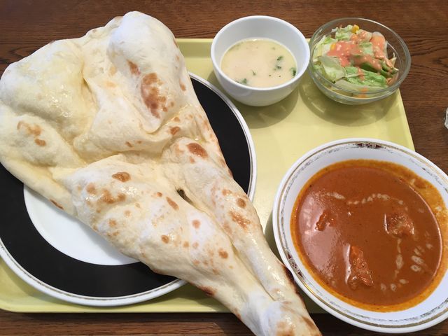 ナンが大きくて美味しい!_印度料理 BHINDI