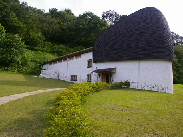 外観_ねむの木こども美術館