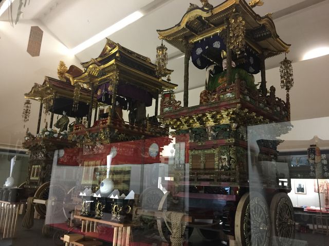山車は6台あって、3台ずつ交代で展示されています。_八尾曳山展示館