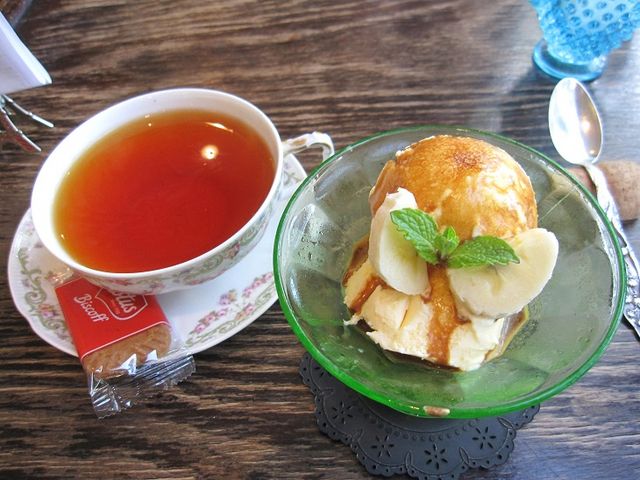 紅茶とバニラアイス_ANTIQUES & OLDIES 喫茶室