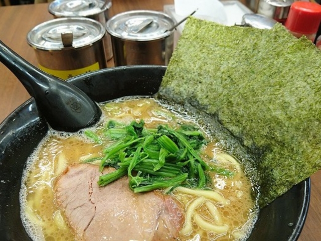 オーセンティックな味のラーメン_せい家 三軒茶屋