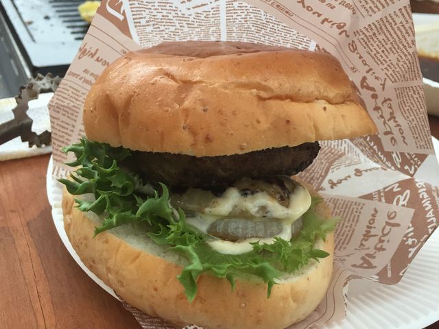 自作ハンバーガー!美味しかった!!_キャメルホテルリゾート