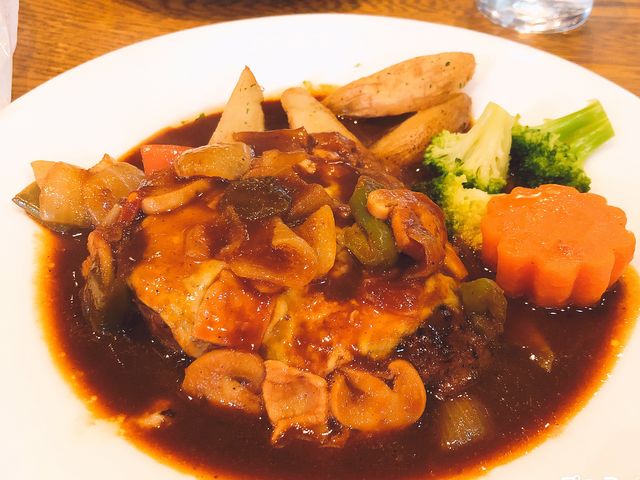 どんぐりハンバーグ_西洋料理どんぐり
