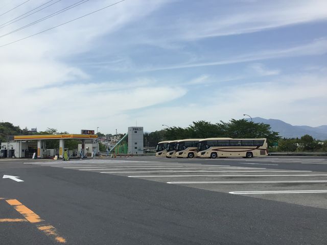 レストラン前の駐車場_恵那峡名鉄レストラン