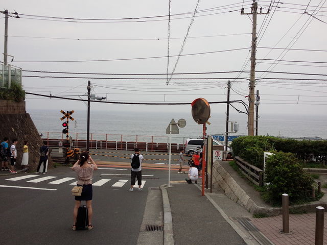 鎌倉高校前駅踏切スラムダンクオープニング_江ノ島電鉄 鎌倉高校前駅
